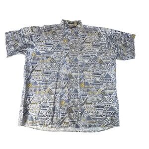 JOS A Bank Sportswear Mens Size L Short Sleeve Button Up Shirt Geometric Print‎